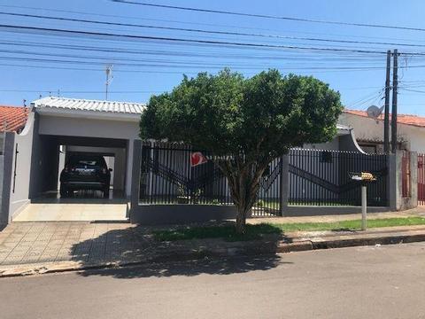 Casa à venda em Maringá, Parque das Laranjeiras, com 3 quartos, com 178 m²
