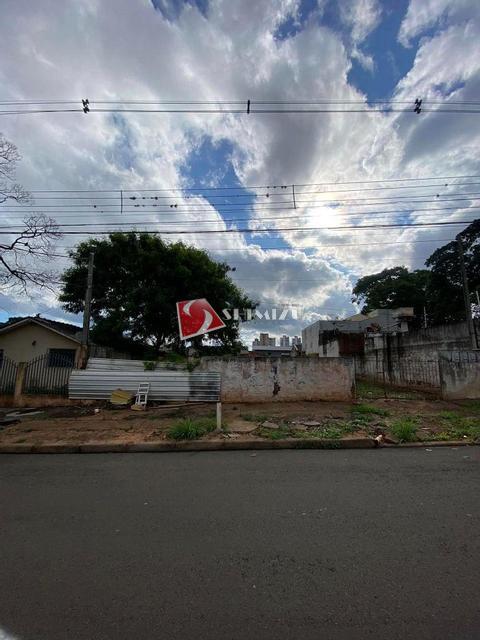 Terreno à venda em Maringá, Zona 08, com 606 m²